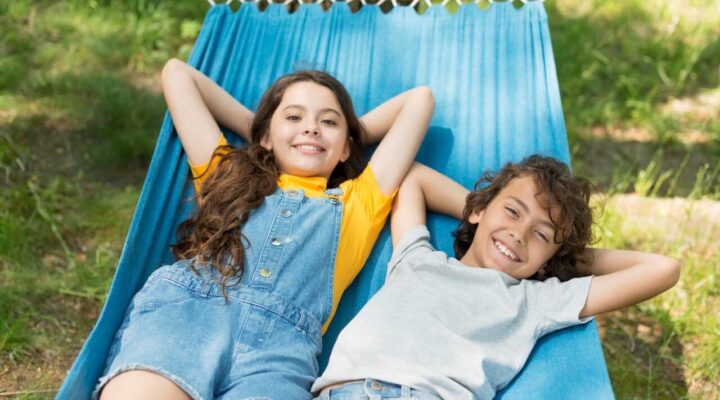 Férias com saúde: como proteger as crianças no verão