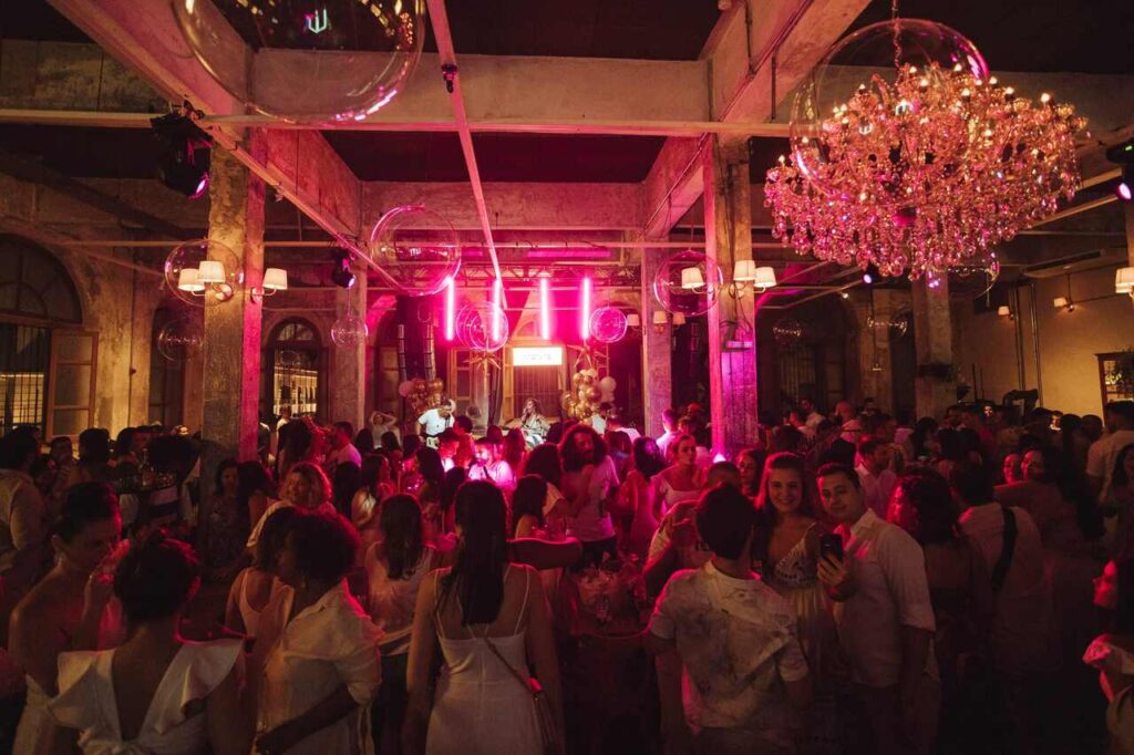 Reveillon-Monte-4-Mateus-Moreno_Easy-Resize.com_-1024x682 Réveillon 2026 no Montê Bar agita o Centro de BH com pista até o amanhecer