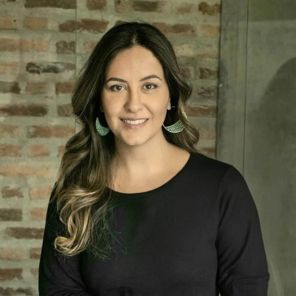 WhatsApp-Image-2025-12-05-at-10.33.43_Easy-Resize.com_-1024x1024 Romance “Uma Outra História”, de Ivana Vilela, será lançado em Ipatinga e Belo Horizonte