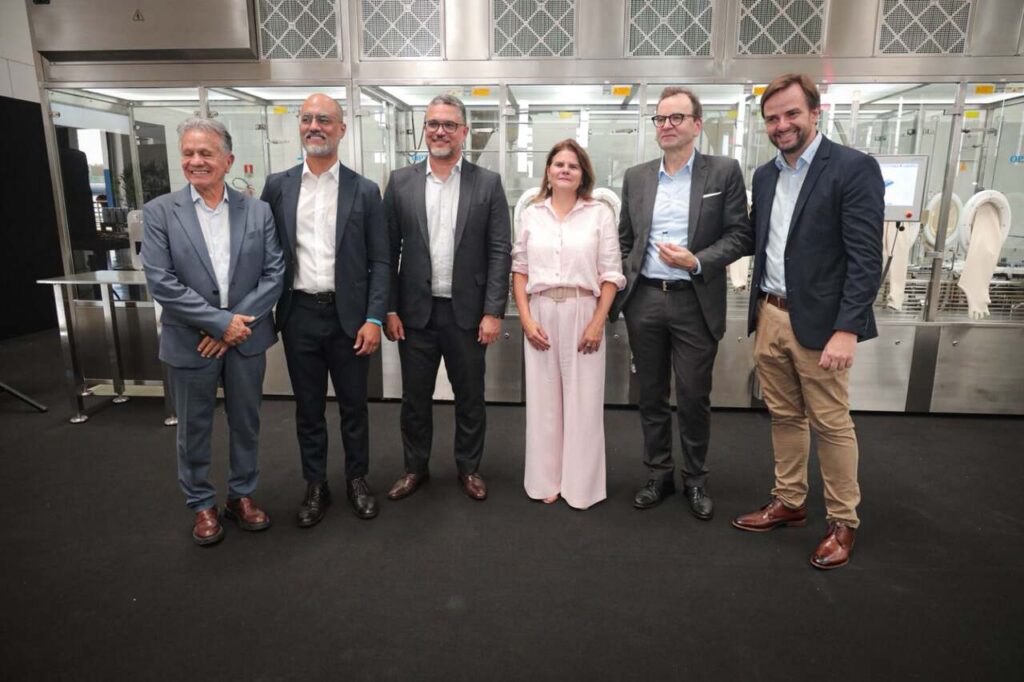 IMG-6729_Easy-Resize.com_-1024x682 Hypofarma recebe primeira envasadora oncológica asséptica fabricada no Brasil