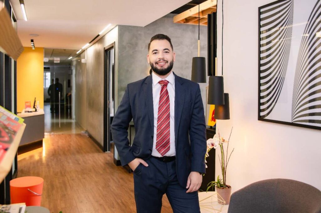 Thayan-Fernando-Ferreira_divulgacao-6_Easy-Resize.com_-1024x682 Plano de saúde pode descredenciar clínicas, hospitais e laboratórios?