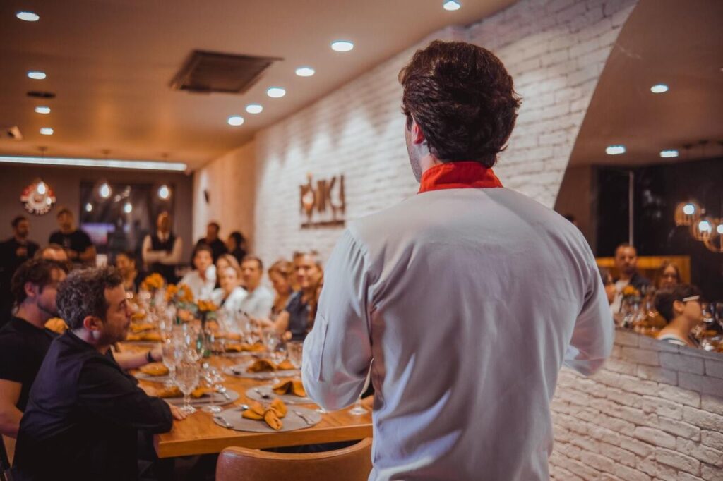 1761243844333_Easy-Resize.com_-1024x682 Team building vira "moeda forte" nas empresas e BH já troca sala de reunião por experiências imersivas