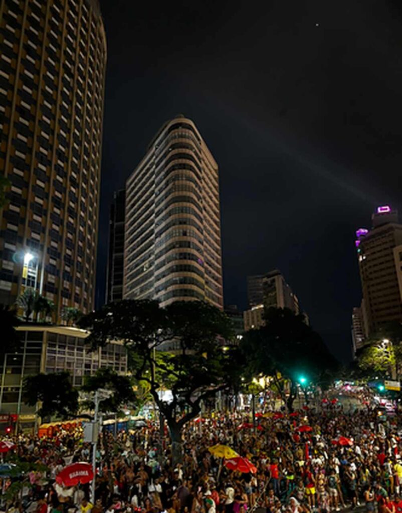 Captura-de-tela-2026-02-11-124706_Easy-Resize.com_-802x1024 Bloco de Belô se prepara para seu 12º ano no Carnaval de BH com ações ambientais e a participação especial do músico mineiro Flávio Renegado 