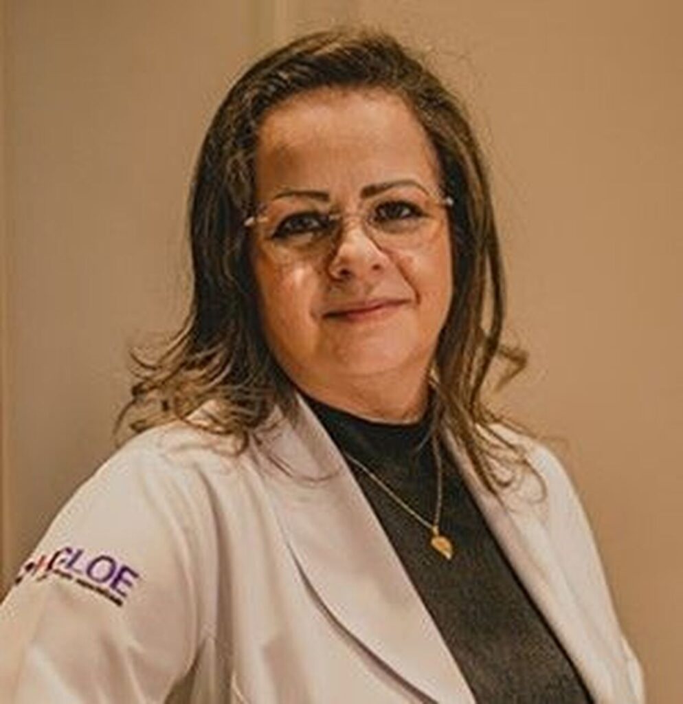 Dra-Regina-Cele-Divulgacao_Easy-Resize.com_-994x1024 Carnaval de Minas Gerais: cuidados com maquiagem, glitter e sprays que podem causar lesões nos olhos