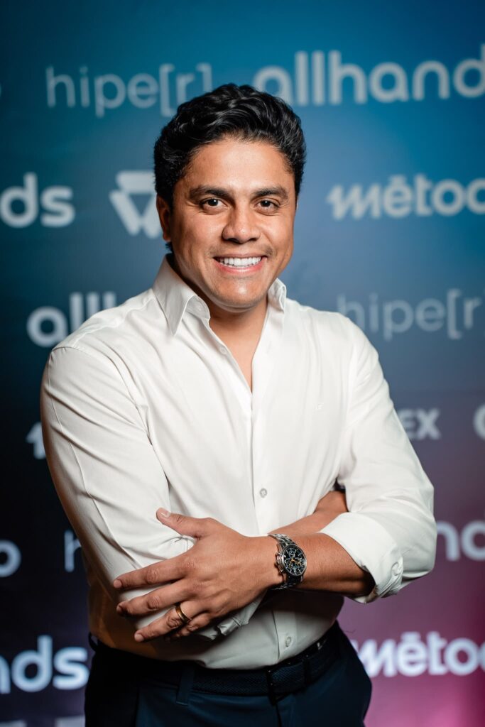 Tiago-Patricio_Credito_Studio-Tres1-1-683x1024 Não é preciso abrir novas empresas e sim fazer com que sobrevivam