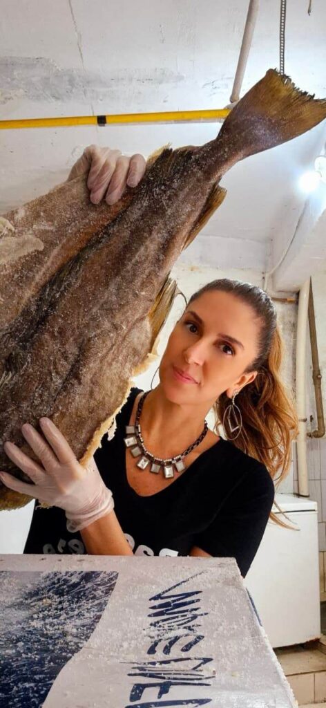 WhatsApp-Image-2026-02-24-at-16.02.10-11_Easy-Resize.com_-472x1024 Restaurante do Porto adquire 1,5 tonelada de bacalhau para a Quaresma