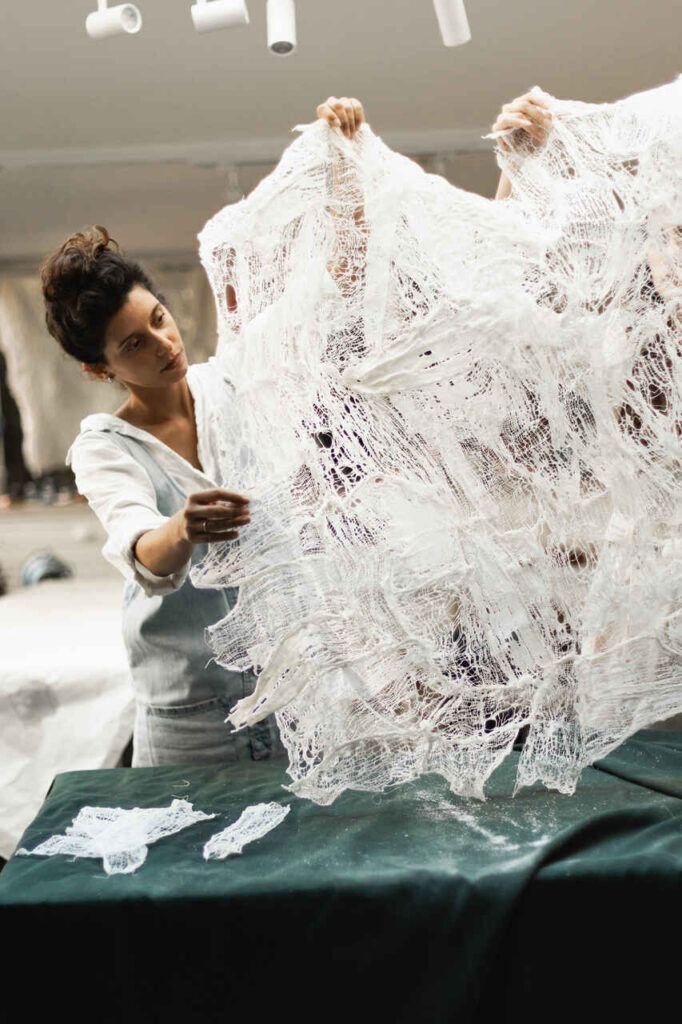 7G5A6352_Easy-Resize.com_-682x1024 Conhecidas pelos trabalhos em cera e obras interativas, Irmãs Gelli estreiam primeira exposição individual em São Paulo