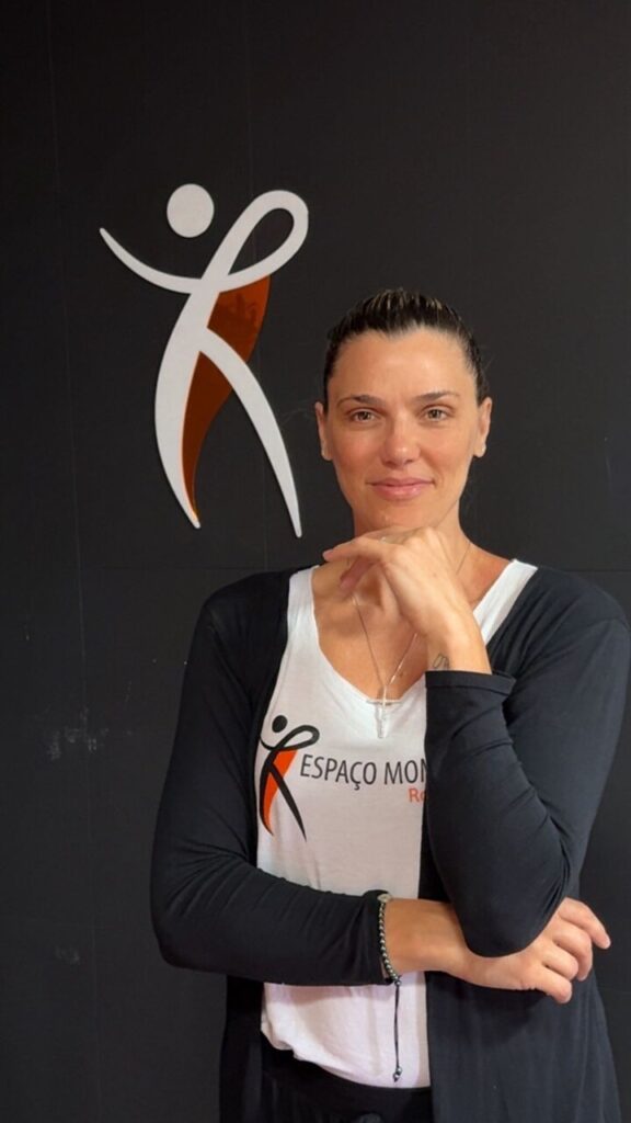 A-coreografa-Roberta-Lodi-anuncia-unidade-Momentum-no-Navegantes-_Easy-Resize.com_-576x1024 Shopping Navegantes recebe centro de formação em dança e movimento