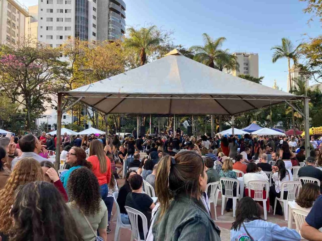 Festival Intervalo celebra 40 anos da festa dos professores com ocupação cultural na Praça da Assembleia