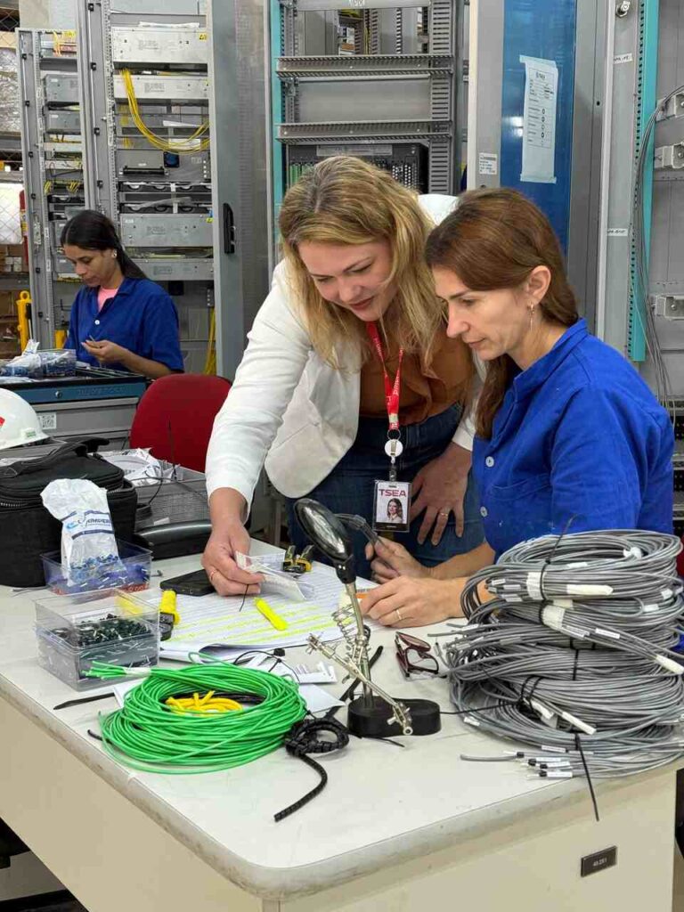 Josilaine-na-TSEA-em-Curitiba_2_Easy-Resize.com_-768x1024 Na engenharia, mulheres projetam o futuro e lideram a transformação de um setor histórico