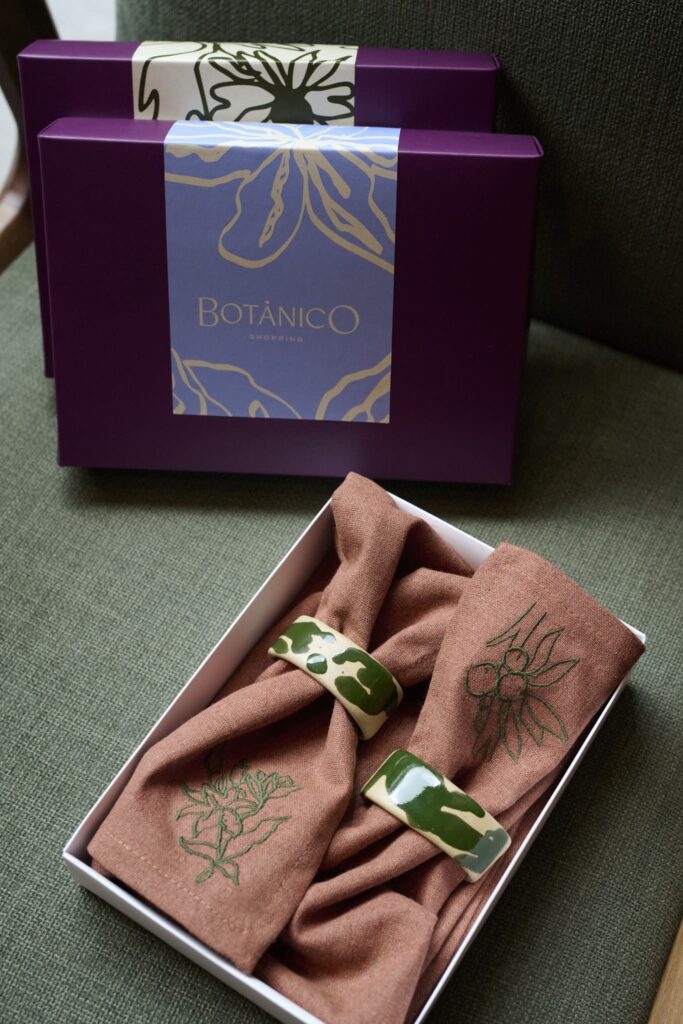 Brinde-Dia-das-Maes-Botanico-683x1024 Campanha de Dia das Mães do Botânico Shopping presenteia clientes com brinde exclusivo de design  