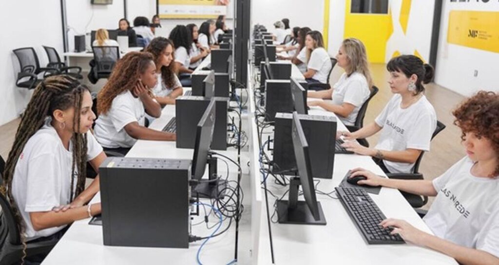 Casa-Marina2-1024x545 Casa Marina prorroga inscrições para cursos gratuitos de Moda e Cultura Digital para mulheres em Belo Horizonte