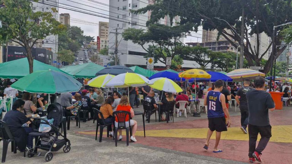 feira3-1024x576 Da superação ao negócio próprio: conheça as histórias por trás da Feira da Silva Lobo em BH
