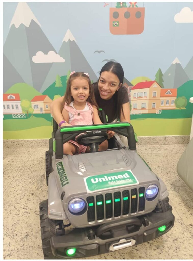 Carrinho elétrico ajuda a melhorar a experiência de crianças antes de procedimentos hospitalares 