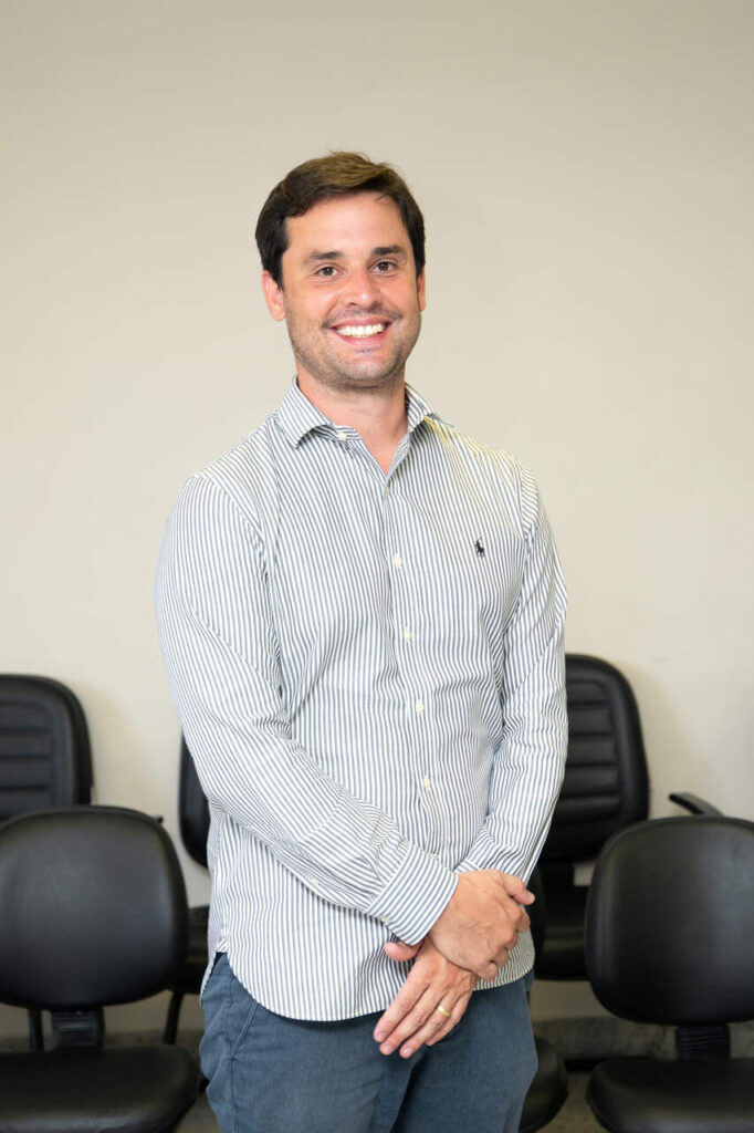 Dr.-Joao-Neves-Diretor-do-Centro-Oftalmologico-do-Hospital-Evangelico-de-Belo-Horizonte_Easy-Resize.com_-682x1024 Centro Oftalmológico do Hospital Evangélico de BH amplia atendimento de urgência para finais de semana