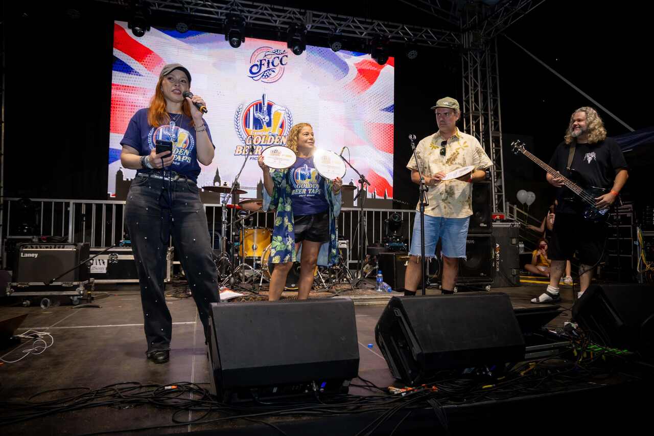 Premiacao_FestivalFICC_Easy-Resize.com_ Notícias