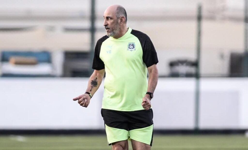 Revelado pelo América-MG, técnico mineiro faz história no futebol do Bahrein