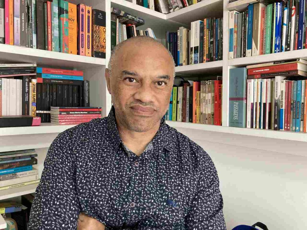 ViniciusFerreira_Easy-Resize.com_-1024x768 Artigo - Quem conhece a literatura de Minas Gerais não esquece jamais