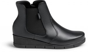 bota-preto São João 2026: por que a bota é o calçado da vez para as festas juninas?