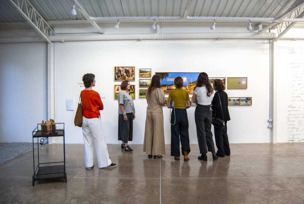 Artista transforma cidade do interior de Minas em espaço de arte contemporânea