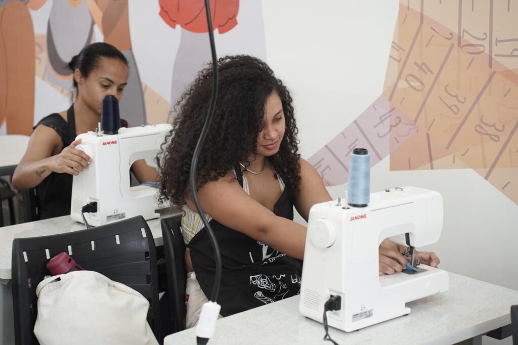 Curso gratuito de Design de Moda chega a Balneário Água Limpa, em Nova Lima (MG)