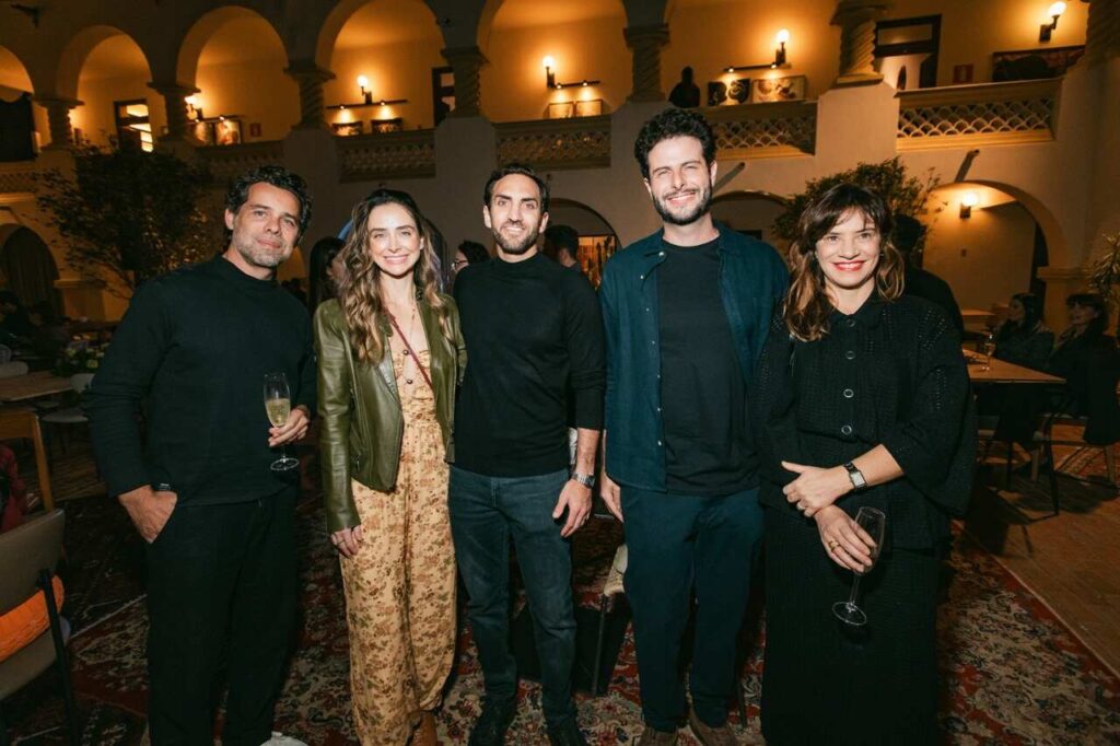 Andre-Ayres-Paulo-Arantes-Joao-Ushoa-e-Mariana-Hardy_Easy-Resize.com_-1024x682 EPO celebra profissionais da arquitetura e do design com jantar exclusivo na Modernos Eternos