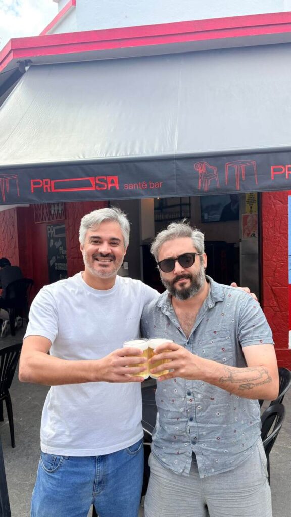 Cre╠udito_Rafa-Pena14_Easy-Resize.com_-576x1024 Novo bar de Santa Tereza une comida boa, prosa sem pressa e memória em movimento cultural de bairro para além da mesa