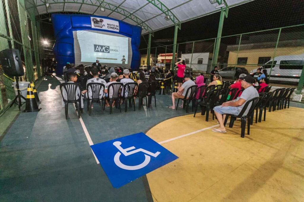 Cine Instrumental leva exibição de curtas-metragens e apresentações musicais ao vivo para espaços públicos