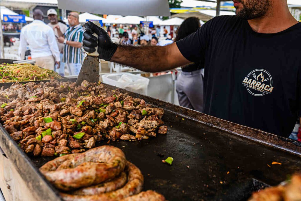 Festival gratuito em Contagem une gastronomia, música ao vivo e é opção para celebrar o Dia dos Pais