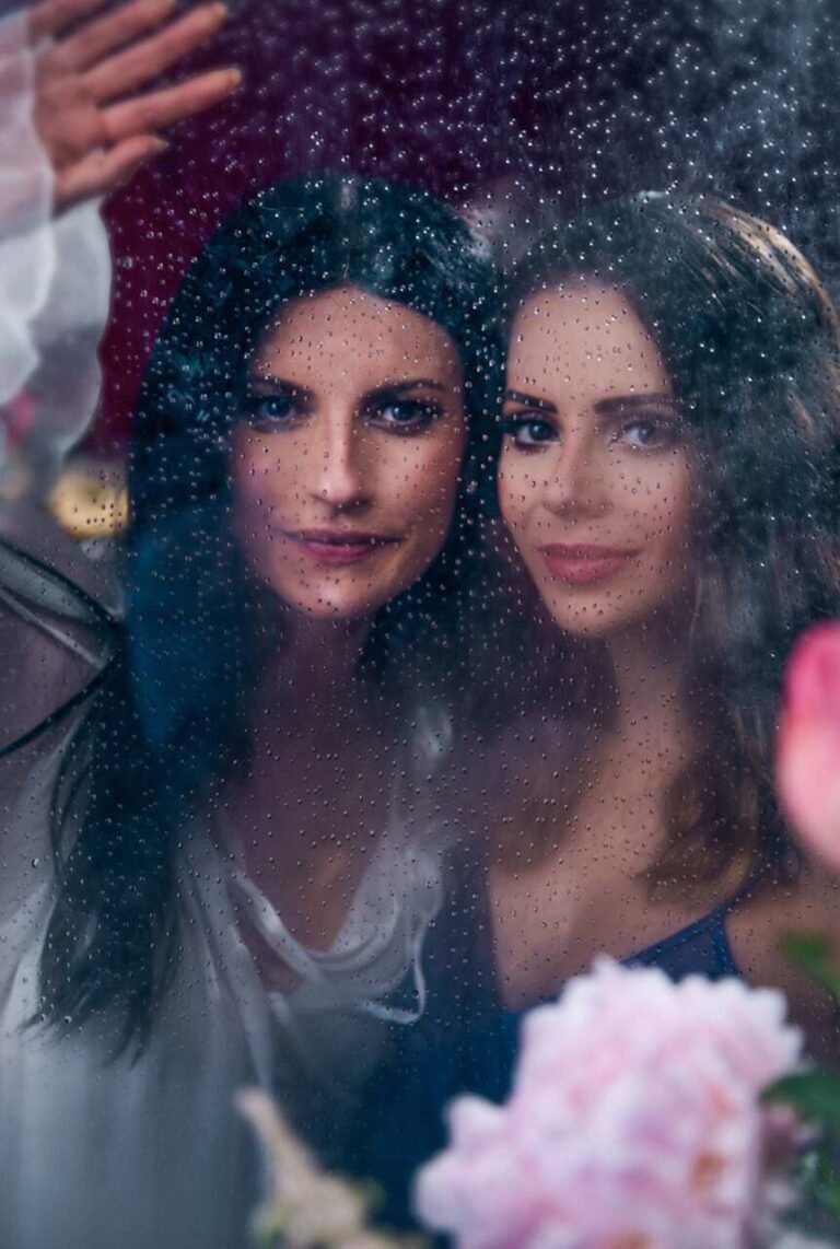 Laura Pausini lança dueto com Sandy e celebra retorno ao Brasil em show marcado para 2027