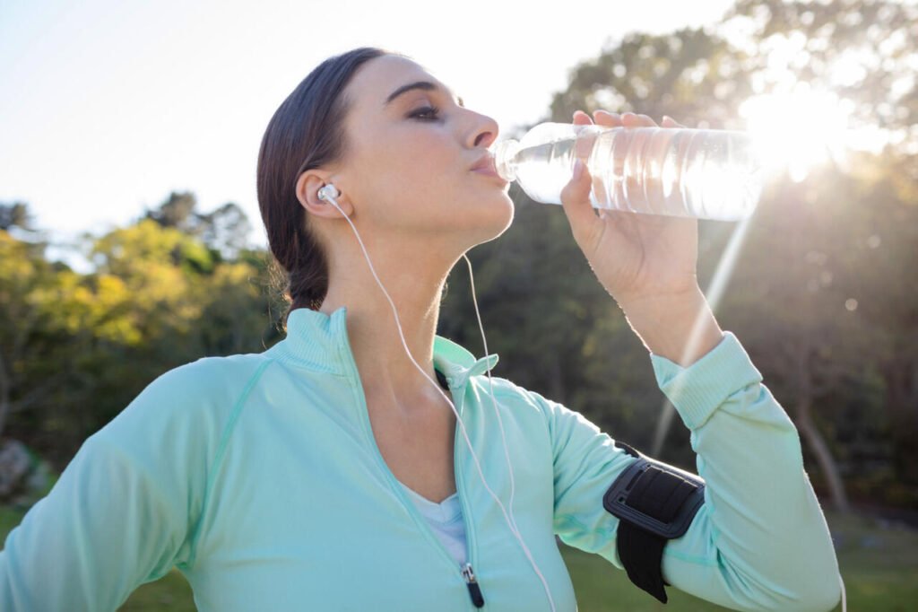 agua-1024x682 Alimentação, hidratação e movimento: o tripé da saúde