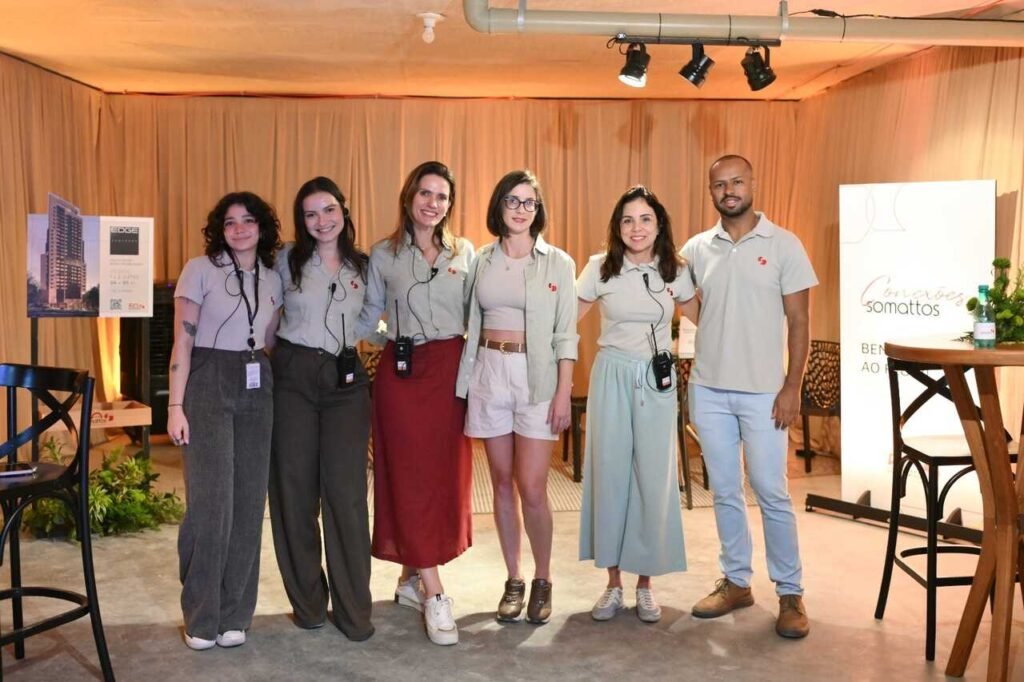 Equipes-de-arquitetura-e-mkt-da-Somattos_Easy-Resize.com_-1024x682 Somattos reúne futuros moradores do Flow para última visita às obras antes da entrega das chaves