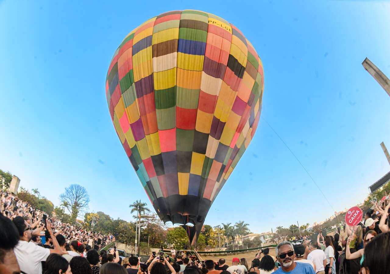 Wine Rock Festival celebra música, alta gastronomia e vinhos na Praça da Pampulha com show acústico do Tianastácia