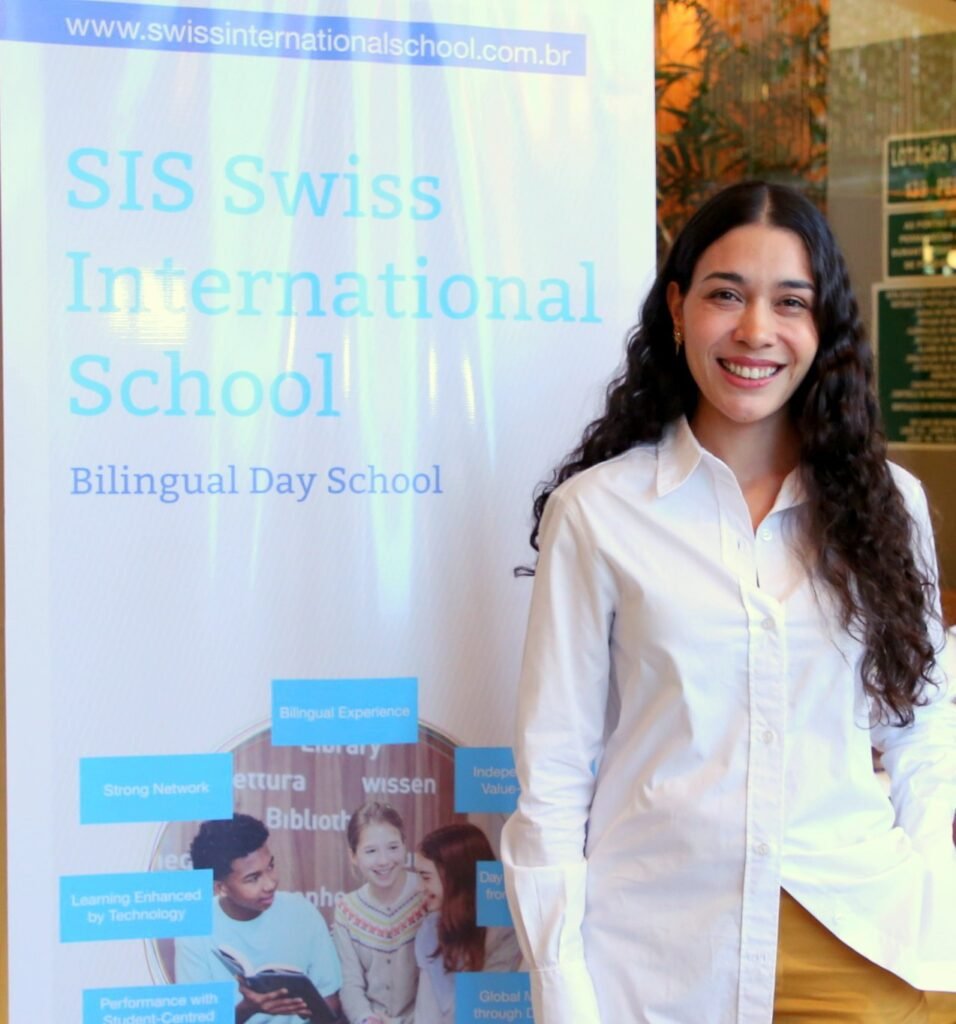 Giulia-Schneider-diretora-da-SIS-Swiss-International-School-BH-1-956x1024 Casa do Sol recebe encontro exclusivo da escola suíça SIS Swiss International School no Belvedere   