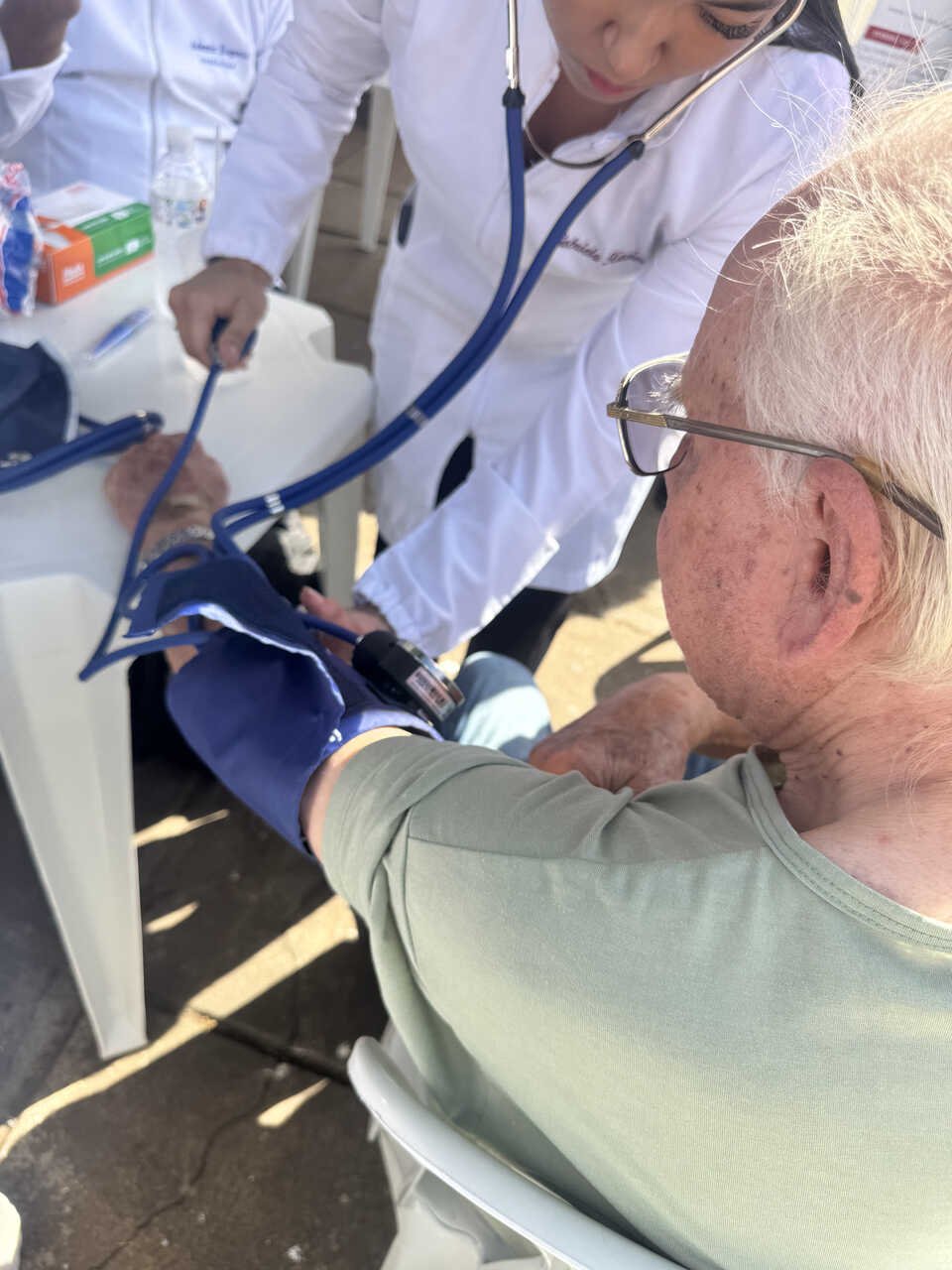 Una realiza 2ª edição do Viva a Praça com atendimentos gratuitos