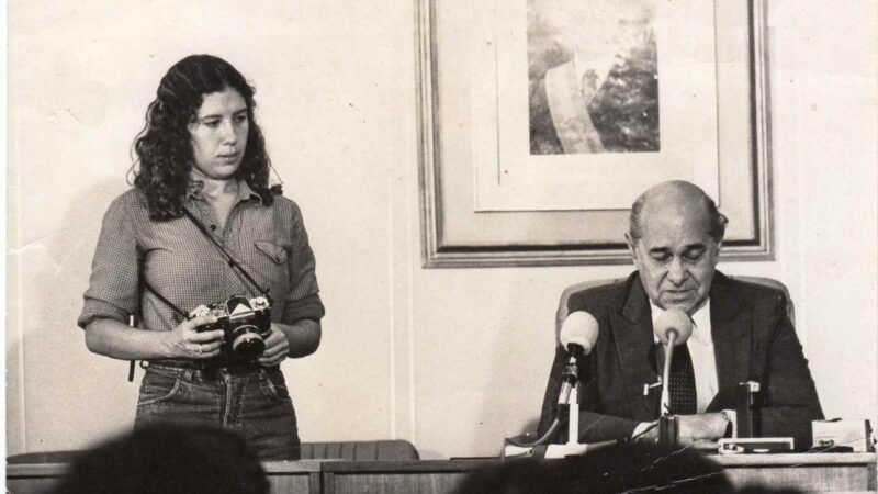 Novas exposições no MUMO e no MHAB revisitam trajetórias que marcaram a moda, a fotografia e a história brasileira
