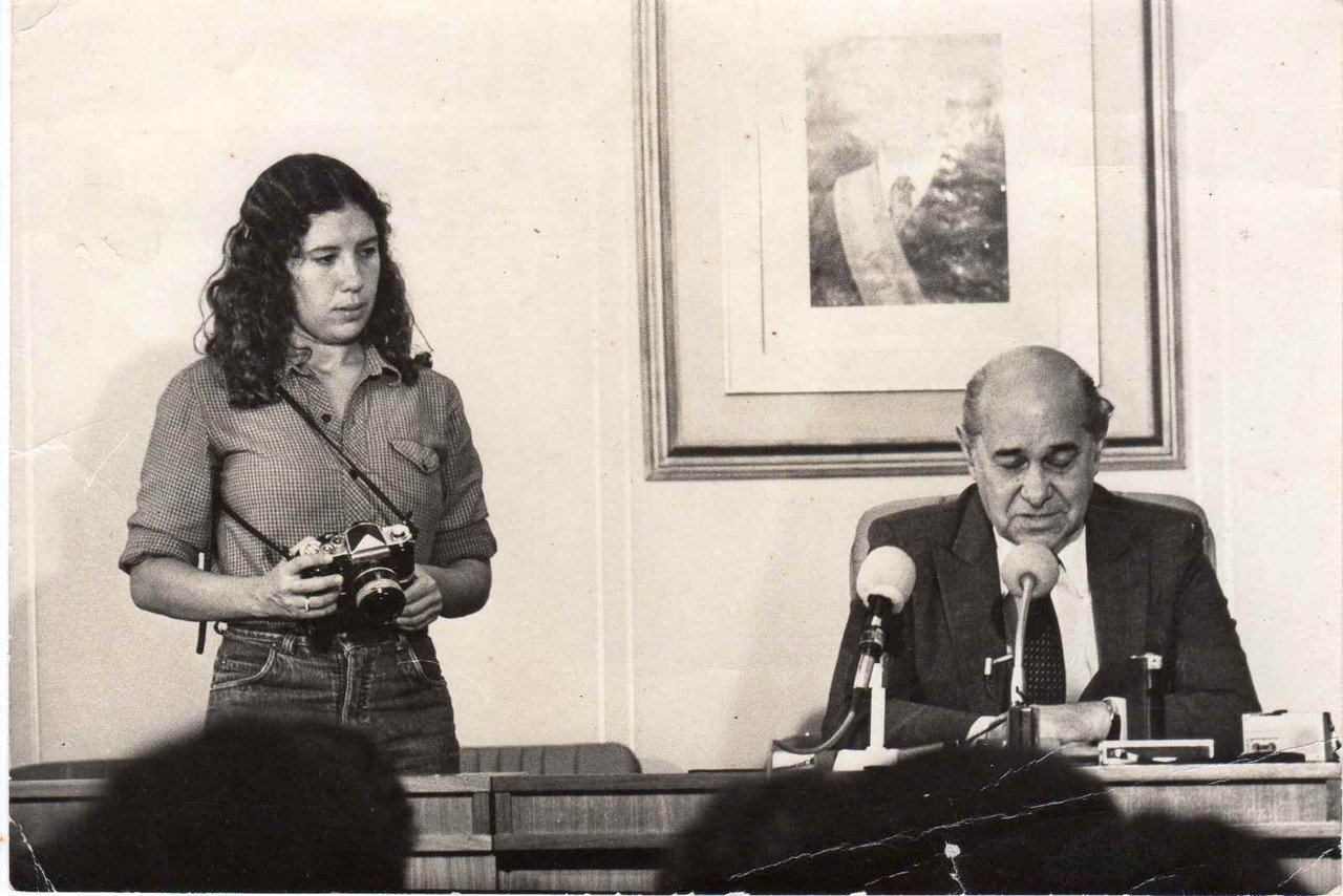 Novas exposições no MUMO e no MHAB revisitam trajetórias que marcaram a moda, a fotografia e a história brasileira
