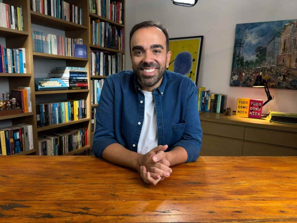 Rafael Araújo lança nova temporada do podcast Tudo Comunica