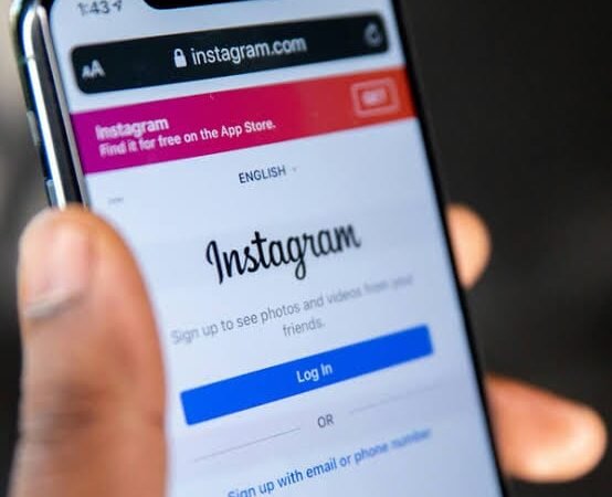Justiça determina que o Facebook Serviços Online LTDA reative conta do Instagram em 15 dias