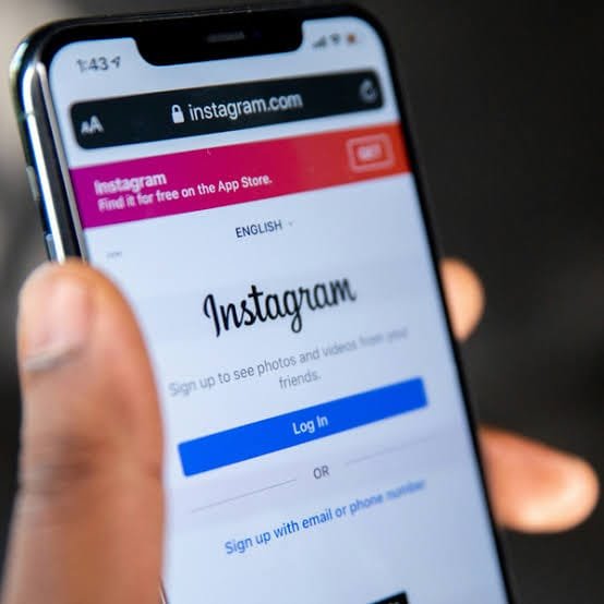 Justiça determina que o Facebook Serviços Online LTDA reative conta do Instagram em 15 dias