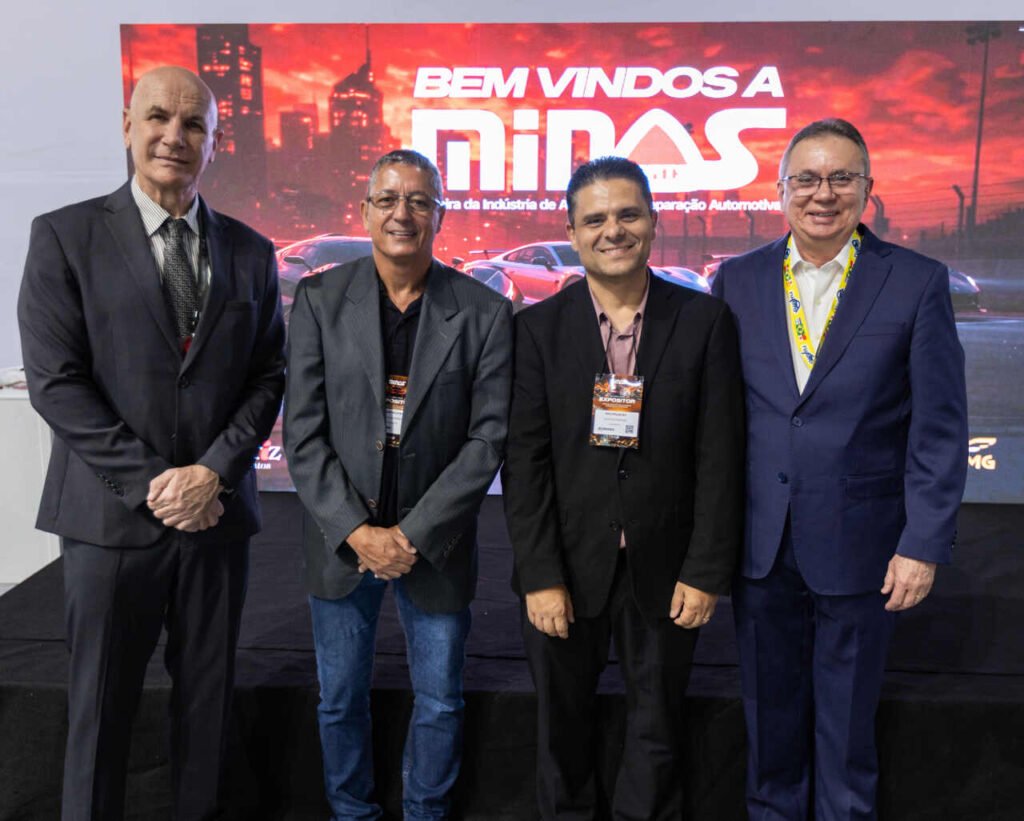 Abertura_Autoridades_Easy-Resize.com_-1024x821 MinasParts 2026 abre programação em BH com foco em negócios, tecnologia e futuro do setor automotivo