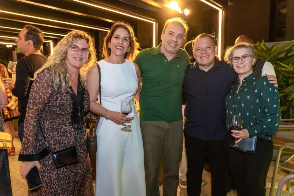 Katia-Abras-Caroline-Coelho-Danilo-Faria-Aurelio-Rezende-e-Aloma-Morici_Easy-Resize.com_-1024x682 Somattos Engenharia celebra entrega do Hub Savassi com coquetel exclusivo